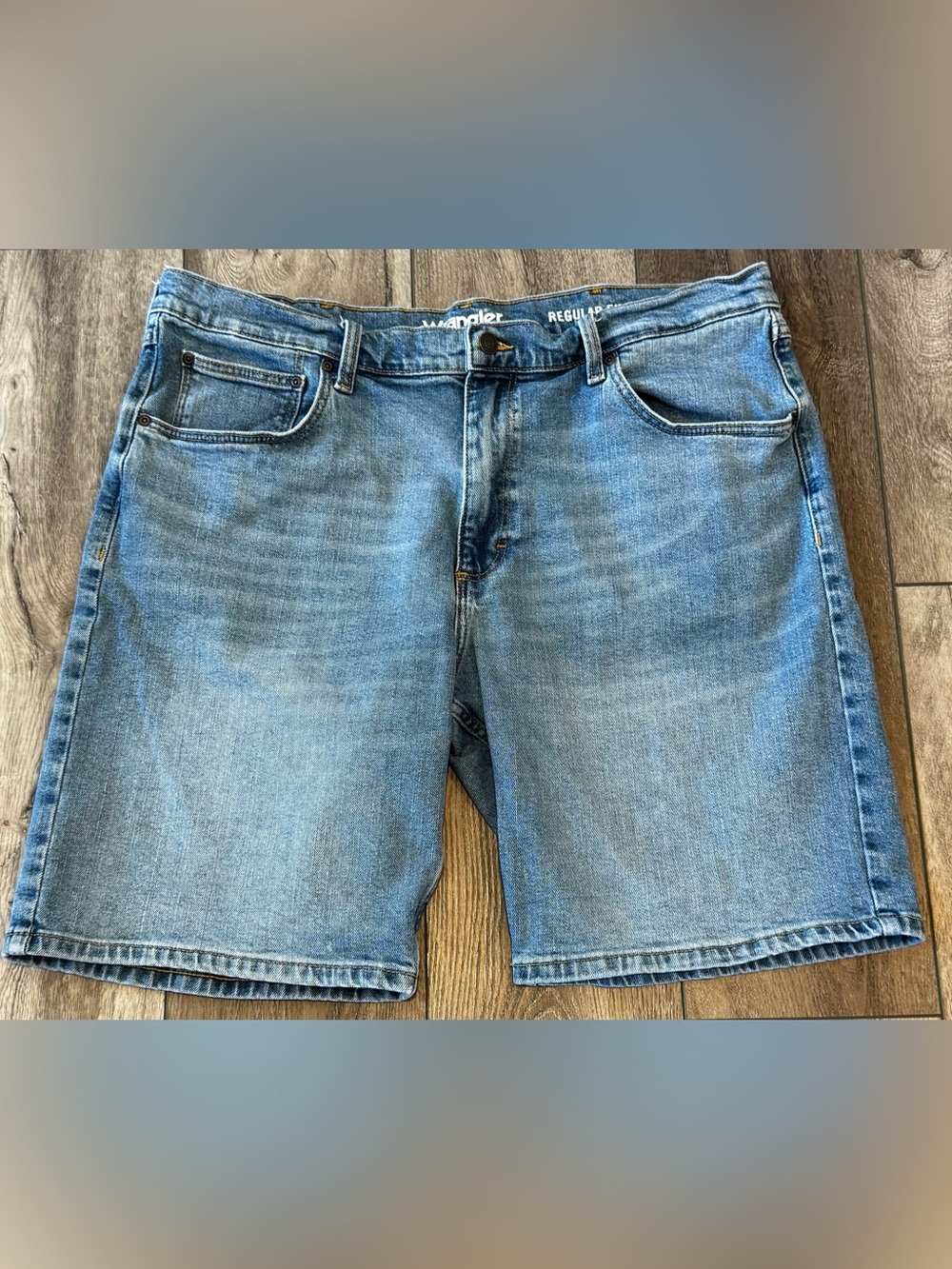 Wrangler Men's Regular Fit Five Pocket Jean Shorts 38x10 Stretch Denim Dad Core